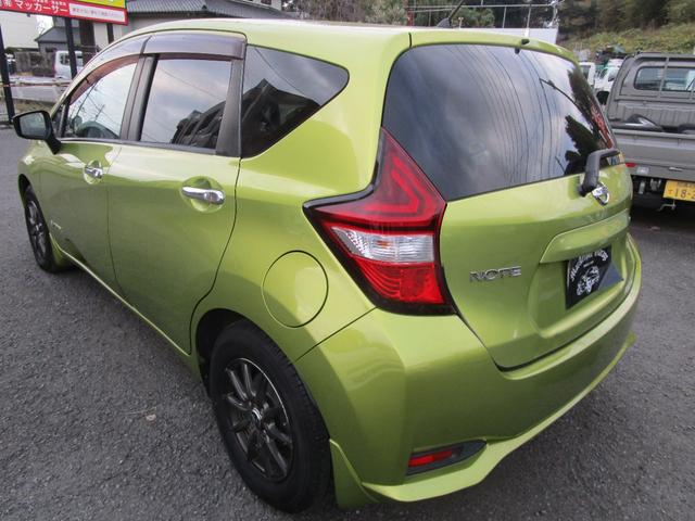 ノート ｅ－パワー　Ｘ　スマートキー　プッシュスタート　オートエアコン　ナビＴＶ　オートライト　運転席エアバッグ　助手席エアバッグ　ＡＢＳ　盗難防止システム（8枚目）