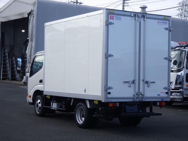 トヨタ ドライバン　未使用　ショート　全低床　トヨタ車体ＧＤＹ２３１－ＶＴＡＤＣＧ（Ｒ０４）　ミッション５ＭＴ　１４４ｐｓ　積載１．５ｔ（5枚目）