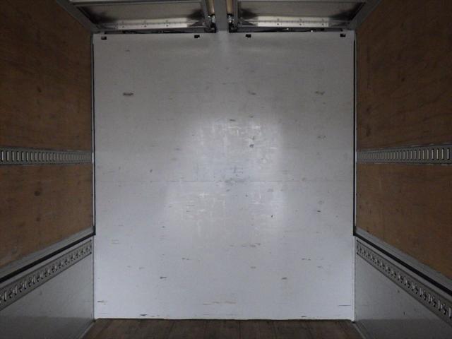 ウイング車　ハイルーフ　リアエアサス　リターダ　４軸低床　７ＭＴ　３８０ｐｓ　積載１３．６ｔ　トレクス（Ｒ０３）(9枚目)