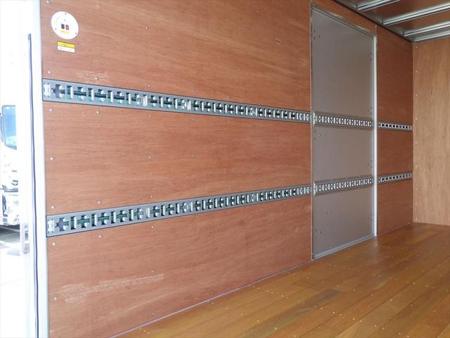デュトロ ドライバンＰ／Ｇ　未使用　ワイドロング　全低床　ゲート蓋　片開きサイドドア　トランテックス（Ｒ０４）　６ＭＴ　１５０ｐｓ　積載２ｔ（11枚目）