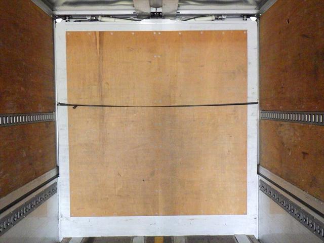 プロフィア ウイング車　ハイルーフ　リターダ　リアエアサス　４軸低床　トランテックス（Ｈ３０）　プロシフト　３８０ｐｓ　積載１３．４ｔ（9枚目）