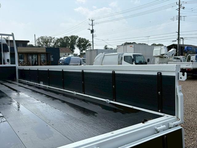 ファイター クレーン付平ボディー　未使用　標準巾　４段　ラジコン　ユニックＵＲＧ３７４Ａ　６ＭＴ　２４０ｐｓ　積載２．３５ｔ（12枚目）