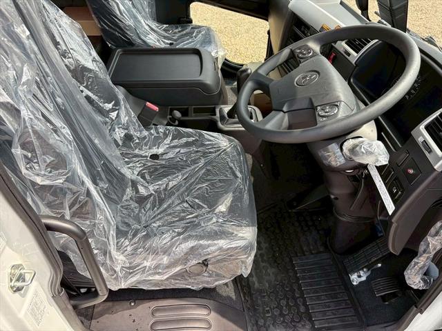 ファイター クレーン付平ボディー　未使用　標準巾　４段　ラジコン　ユニックＵＲＧ３７４Ａ　６ＭＴ　２４０ｐｓ　積載２．３５ｔ（23枚目）