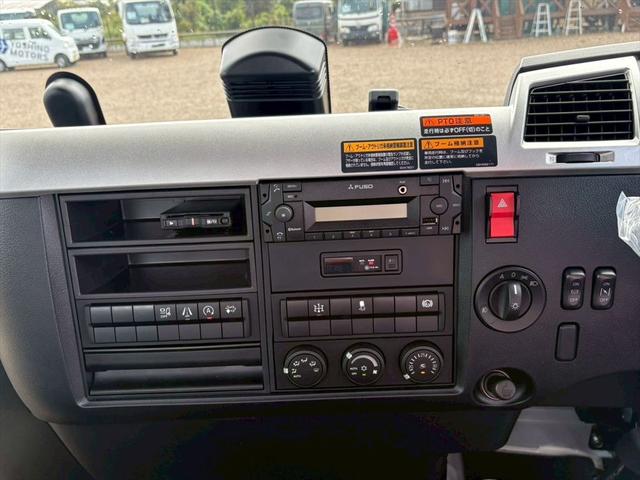 ファイター クレーン付平ボディー　未使用　標準巾　４段　ラジコン　ユニックＵＲＧ３７４Ａ　６ＭＴ　２４０ｐｓ　積載２．３５ｔ（24枚目）