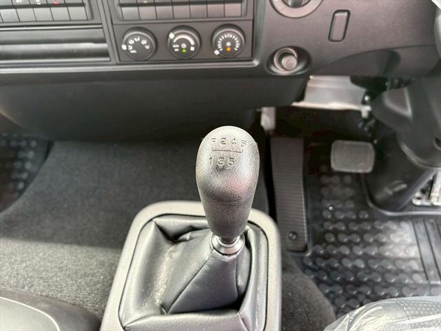 ファイター クレーン付平ボディー　未使用　標準巾　４段　ラジコン　ユニックＵＲＧ３７４Ａ　６ＭＴ　２４０ｐｓ　積載２．３５ｔ（25枚目）