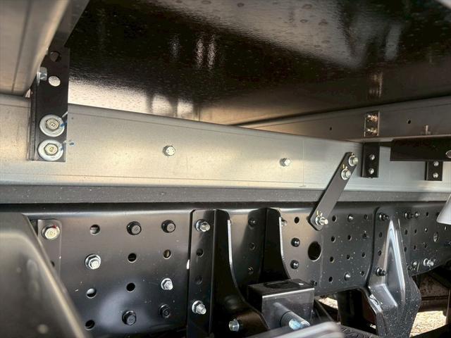 キャンター 冷蔵冷凍車　未使用　ショート　スライドＳＤ　全低床　東プレＸＶ２２ＬＯＣーＰ　ＤＵＯＮＩＣ　１３０ｐｓ　積載２ｔ（17枚目）