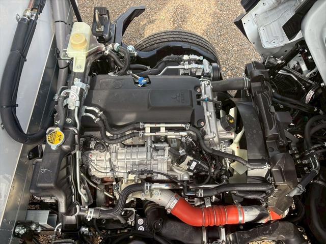 キャンター 冷蔵冷凍車　未使用　ショート　スライドＳＤ　全低床　東プレＸＶ２２ＬＯＣーＰ　ＤＵＯＮＩＣ　１３０ｐｓ　積載２ｔ（20枚目）