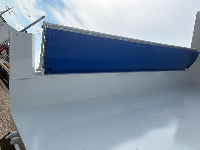 スーパーグレート ダンプ　未使用　プレミアムライン　ハイルーフ　自動シート　メッキ　新明和ＤＲＳ１１ー０２ＳＣ　シフトパイロット	３９４ｐｓ　積載８．４ｔ（11枚目）