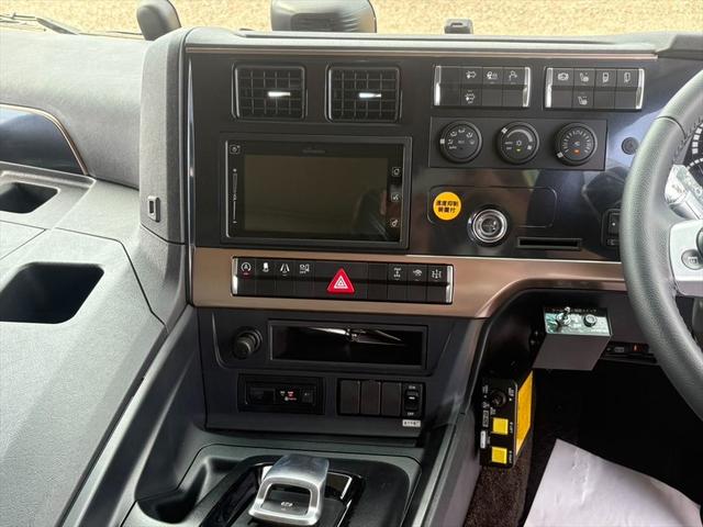 スーパーグレート ダンプ　未使用　プレミアムライン　ハイルーフ　自動シート　メッキ　新明和ＤＲＳ１１ー０２ＳＣ　シフトパイロット	３９４ｐｓ　積載８．４ｔ（24枚目）