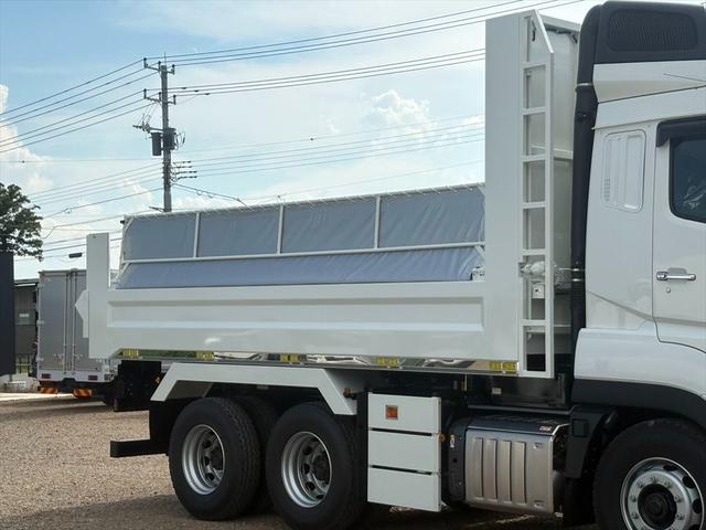 スーパーグレート ダンプ　未使用　プレミアムライン　ハイルーフ　自動シート　メッキ　新明和ＤＲＳ１１ー０２ＳＣ　シフトパイロット　３９４ｐｓ　積載８．４ｔ（7枚目）