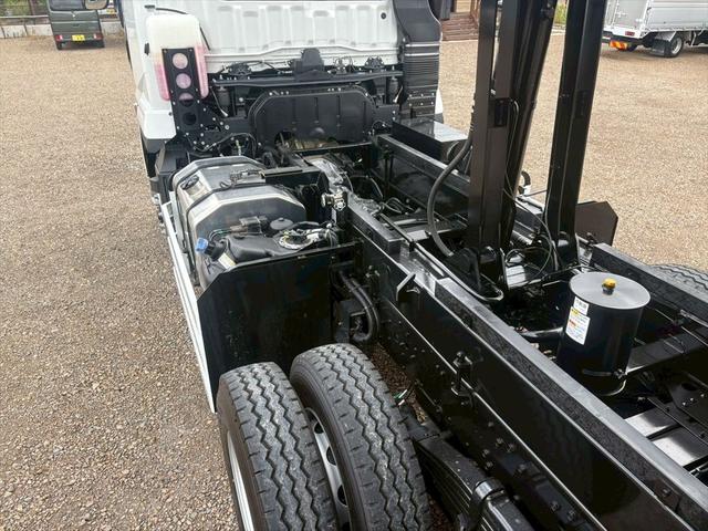 スーパーグレート ダンプ　未使用　プロライン　自動シート　新明和ＤＲＳ１１ー００１０Ｓ　シフトパイロット　３９４ｐｓ　積載９ｔ（17枚目）