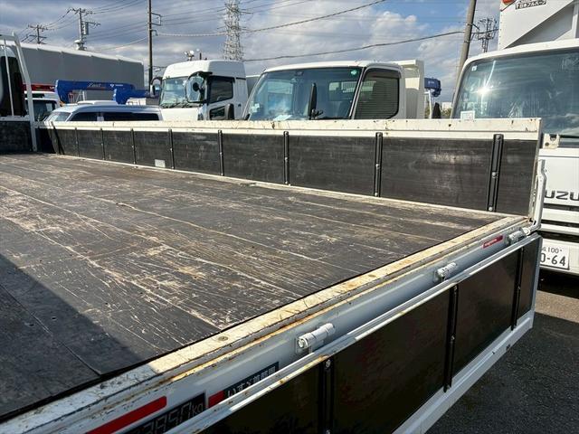 フォワード 平ボディー 自社レンタUP 標準巾 パブコ 6MT 210ps 積載3.85t(12枚目)