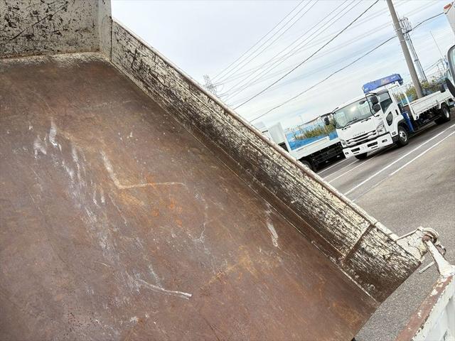 エルフトラック ダンプ　自社レンタＵＰ　フルフラットロー　新明和ＤＲ２－０１１０ＳＹ　ｉＳｉＭ	１５０ｐｓ　積載３ｔ（12枚目）