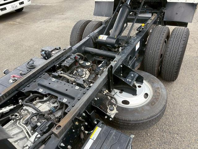 エルフトラック ダンプ　自社レンタＵＰ　フルフラットロー　新明和ＤＲ２－０１１０ＳＹ　ｉＳｉＭ	１５０ｐｓ　積載３ｔ（18枚目）