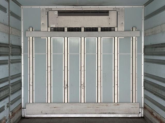 ヒノレンジャー 冷蔵冷凍車Ｐ／Ｇ　標準巾　リアエアサス　格納ゲート　片開きＳＤ　トランテックス　菱重ＴＤＪＳ５０Ａ－Ｌ　プロシフト　２１０ｐｓ　積載２．７５ｔ（9枚目）