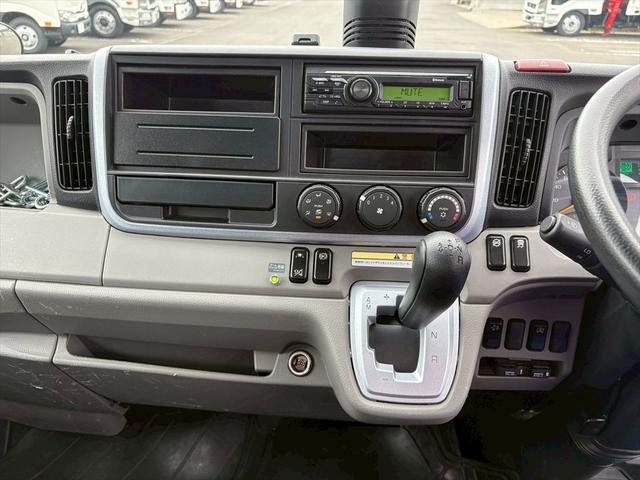 キャンター クレーン付平ボディー　標準ロング　４段　ラジコン　パブコ　タダノＴＭ－ＺＸ２９４ＨＲＳＡ　ＤＵＯＮＩＣ　１５０ｐｓ　積載３ｔ（24枚目）