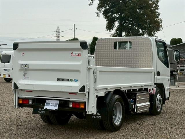 キャンター 平ボディー　未使用　カスタム　ショート　垂直ゲート　全低床　パブコ　ＤＵＯＮＩＣ　１５０ｐｓ　積載２ｔ（6枚目）