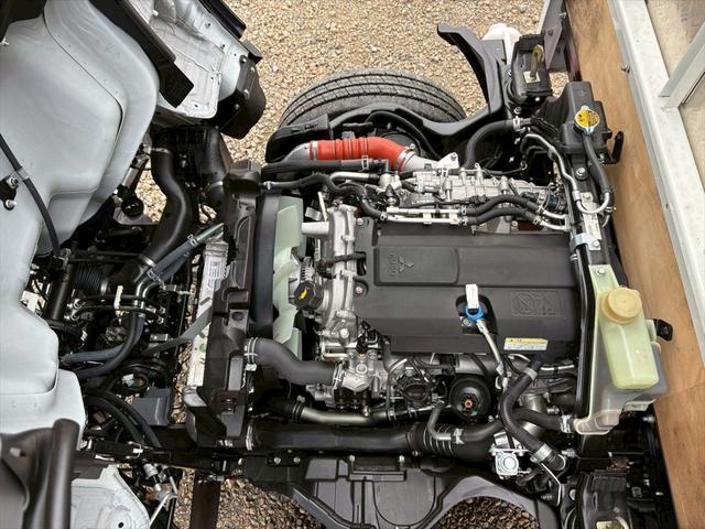 キャンター 平ボディー　未使用　カスタム　ショート　垂直ゲート　全低床　パブコ　ＤＵＯＮＩＣ　１５０ｐｓ　積載２ｔ（20枚目）