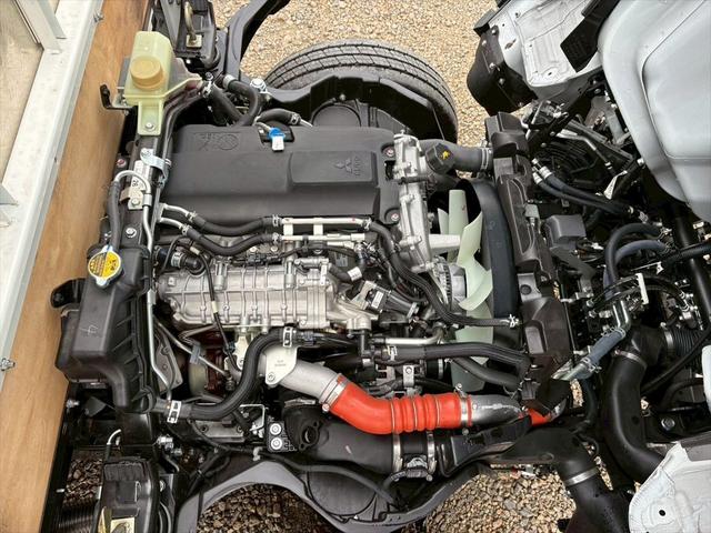 キャンター 平ボディー　未使用　カスタム　ショート　垂直ゲート　全低床　パブコ　ＤＵＯＮＩＣ　１５０ｐｓ　積載２ｔ（21枚目）