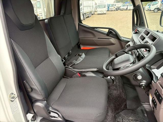 キャンター 平ボディー　未使用　カスタム　ショート　垂直ゲート　全低床　パブコ　ＤＵＯＮＩＣ　１５０ｐｓ　積載２ｔ（22枚目）