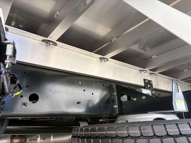 ヒノレンジャー 冷蔵冷凍車Ｐ／Ｇ　未使用　６２００ボデー　ワイド　リアエアサス　格納ゲート　サイドドア　フルハーフＧＭＦ７　菱重ＴＤＪＳ５０Ｊ－１Ｌ２　６ＭＴ　２４０ｐｓ　積載２．３ｔ（17枚目）