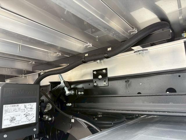 ヒノレンジャー 冷蔵冷凍車Ｐ／Ｇ　未使用　６２００ボデー　ワイド　リアエアサス　格納ゲート　サイドドア　フルハーフＧＭＦ７　菱重ＴＤＪＳ５０Ｊ－１Ｌ２　６ＭＴ　２４０ｐｓ　積載２．３ｔ（18枚目）