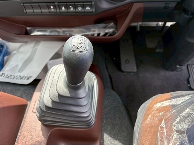 ヒノレンジャー 冷蔵冷凍車Ｐ／Ｇ　未使用　６２００ボデー　ワイド　リアエアサス　格納ゲート　サイドドア　フルハーフＧＭＦ７　菱重ＴＤＪＳ５０Ｊ－１Ｌ２　６ＭＴ　２４０ｐｓ　積載２．３ｔ（25枚目）