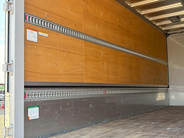 フォワード ウイング　増トン　６２ワイド　ハイルーフ　リアエアサス　フルハーフＤＭＷ　６ＭＴ　２４０ｐｓ　積載８ｔ（11枚目）