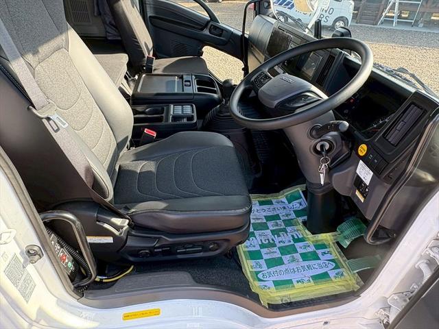 フォワード ウイング　増トン　６２ワイド　ハイルーフ　リアエアサス　フルハーフＤＭＷ　６ＭＴ　２４０ｐｓ　積載８ｔ（23枚目）