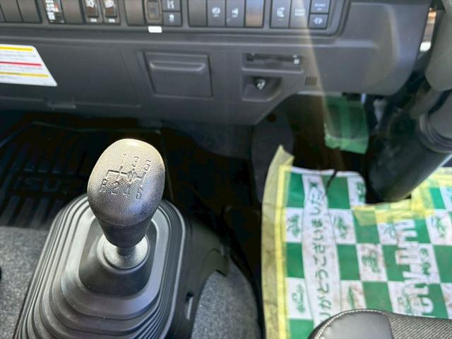 フォワード ウイング　増トン　６２ワイド　ハイルーフ　リアエアサス　フルハーフＤＭＷ　６ＭＴ　２４０ｐｓ　積載８ｔ（25枚目）