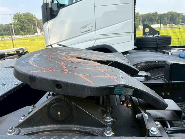 クオン トラクタ(2デフ) ハイルーフ リアエアサス 流体式リターダ 一括緩和 ソーシンUー20-A ESCOT 530ps 積載18t(11枚目)