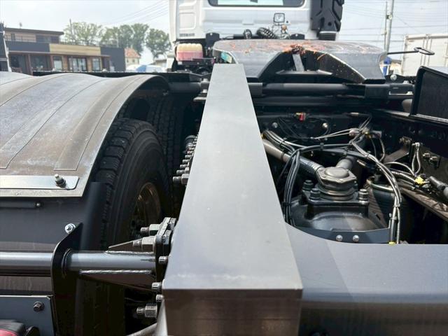 クオン トラクタ(2デフ) ハイルーフ リアエアサス 流体式リターダ 一括緩和 ソーシンUー20-A ESCOT 530ps 積載18t(13枚目)