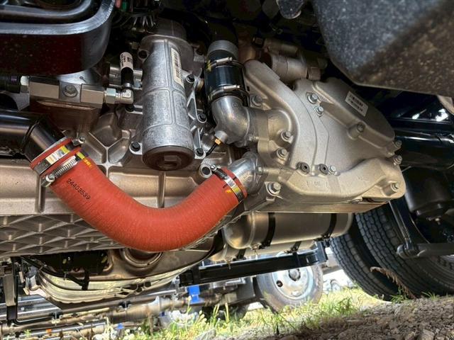 クオン トラクタ(2デフ) ハイルーフ リアエアサス 流体式リターダ 一括緩和 ソーシンUー20-A ESCOT 530ps 積載18t(19枚目)