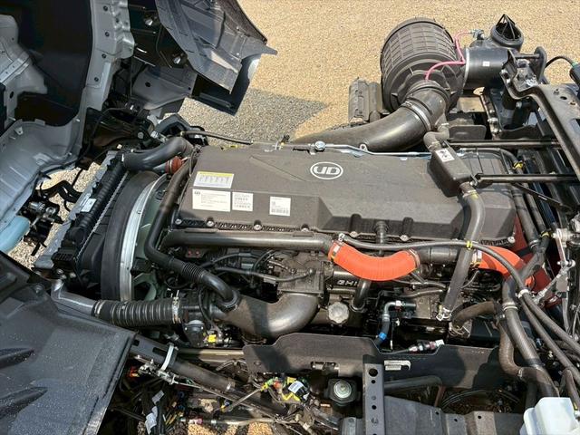 クオン トラクタ(2デフ) ハイルーフ リアエアサス 流体式リターダ 一括緩和 ソーシンUー20-A ESCOT 530ps 積載18t(21枚目)