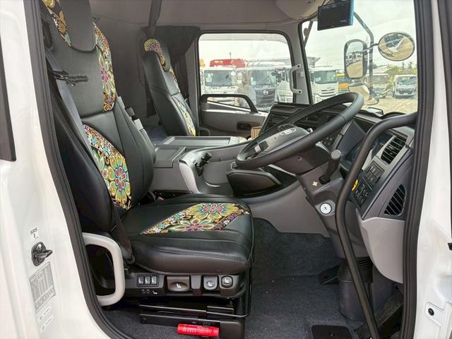 クオン トラクタ(2デフ) ハイルーフ リアエアサス 流体式リターダ 一括緩和 ソーシンUー20-A ESCOT 530ps 積載18t(23枚目)