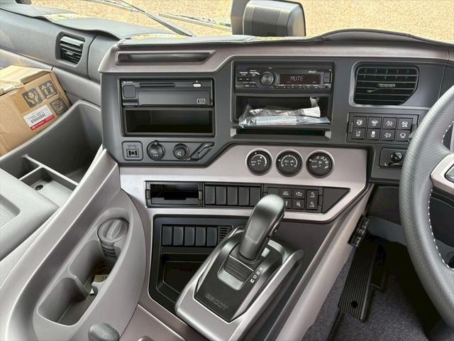 クオン トラクタ(2デフ) ハイルーフ リアエアサス 流体式リターダ 一括緩和 ソーシンUー20-A ESCOT 530ps 積載18t(24枚目)