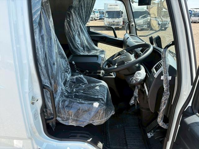 ファイター 冷蔵冷凍車P/G 未使用 62ワイド リアエアサス 格納ゲート 片開きSD 東プレXV42LOCRAOーT 6MT 240ps 積載2.4t(23枚目)