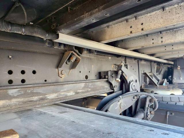 ギガ ウイングP/G ハイルーフ リアエアサス 格納ゲート 4軸低床 フルハーフDKL スムーサーG 380ps 積載13.3t(16枚目)