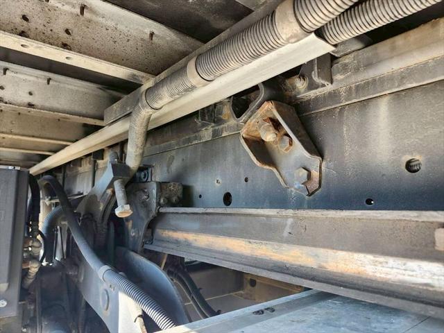 ギガ ウイングP/G ハイルーフ リアエアサス 格納ゲート 4軸低床 フルハーフDKL スムーサーG 380ps 積載13.3t(18枚目)