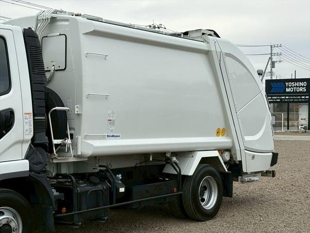 ファイター 塵芥車 プレス式 8.7立米 連続スイッチ 新明和GT084ー5734WP 6MT 170ps 積載1.8t(8枚目)