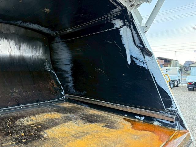 ファイター 塵芥車 プレス式 8.7立米 連続スイッチ 新明和GT084ー5734WP 6MT 170ps 積載1.8t(12枚目)