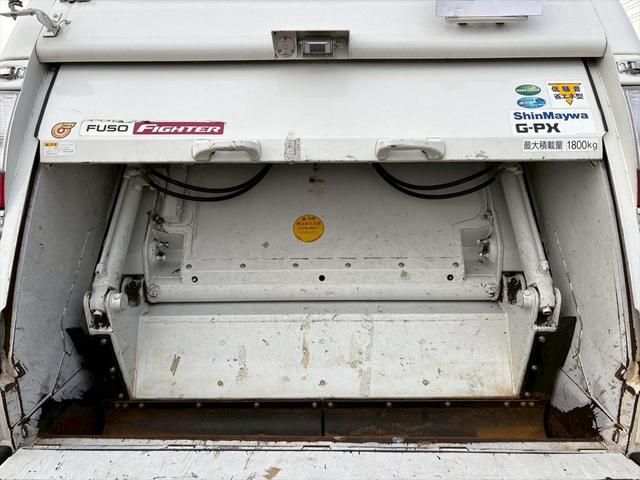 ファイター 塵芥車 プレス式 8.7立米 連続スイッチ 新明和GT084ー5734WP 6MT 170ps 積載1.8t(16枚目)