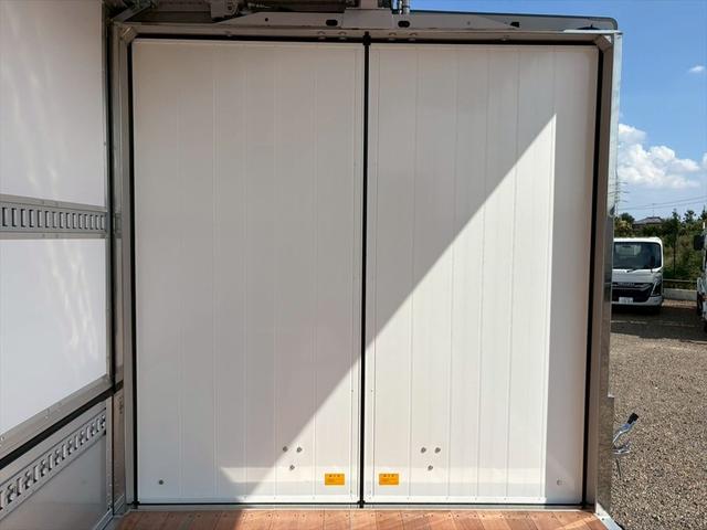 ファイター ウイング車　未使用　６２ワイド　リアエアサス　パブコ　６ＭＴ　２４０ｐｓ　積載２．７ｔ（15枚目）