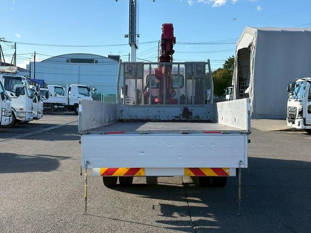 エルフトラック クレーン付平ボディー　ワイド超ロング　４段　ラジコン　ユニックＵＲＧ２９４　６ＭＴ　１５０ｐｓ　積載３．６ｔ（13枚目）