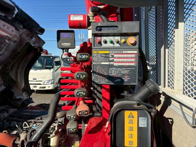 エルフトラック クレーン付平ボディー　ワイド超ロング　４段　ラジコン　ユニックＵＲＧ２９４　６ＭＴ　１５０ｐｓ　積載３．６ｔ（17枚目）