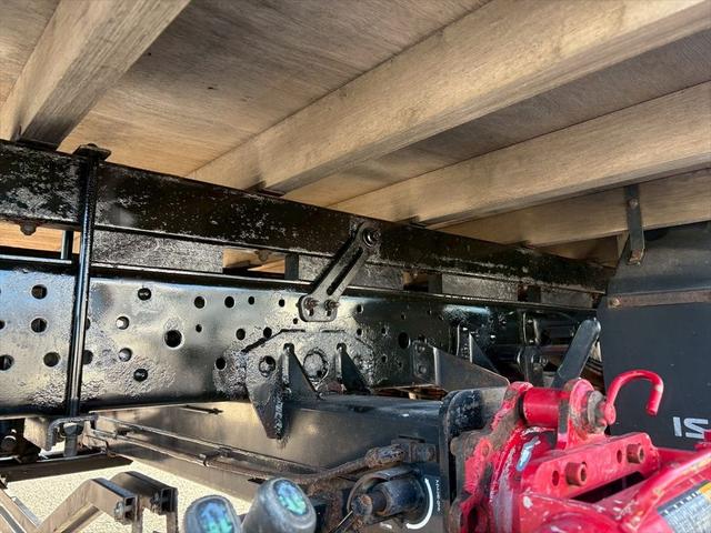 エルフトラック クレーン付平ボディー　ワイド超ロング　４段　ラジコン　ユニックＵＲＧ２９４　６ＭＴ　１５０ｐｓ　積載３．６ｔ（18枚目）