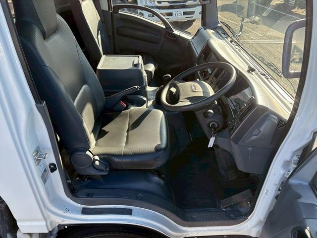 エルフトラック クレーン付平ボディー　ワイド超ロング　４段　ラジコン　ユニックＵＲＧ２９４　６ＭＴ　１５０ｐｓ　積載３．６ｔ（23枚目）