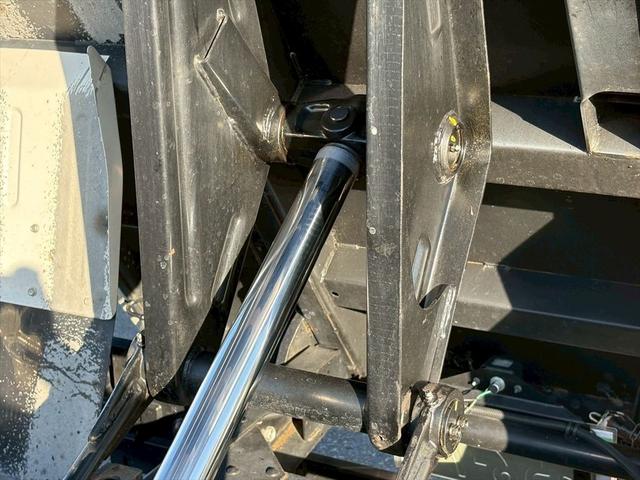 エルフトラック ダンプ　自社レンタＵＰ　フルフラットロー　新明和ＤＲ２－０１１０ＳＹ　スムーサーＥＸ　１５０ｐｓ　積載２ｔ（17枚目）