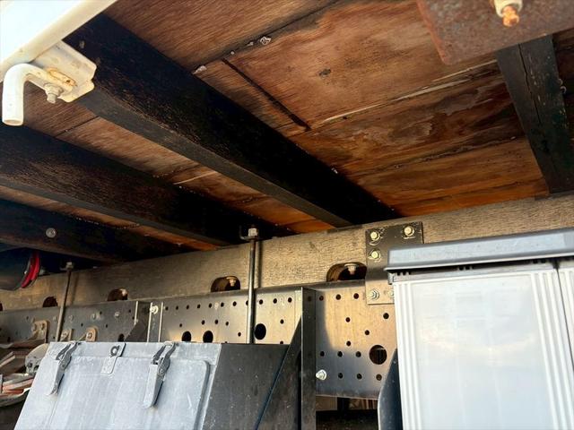 フォワード 平ボディー　自社レンタＵＰ　標準巾　パブコ　６ＭＴ　２１０ｐｓ　積載３．９ｔ（20枚目）