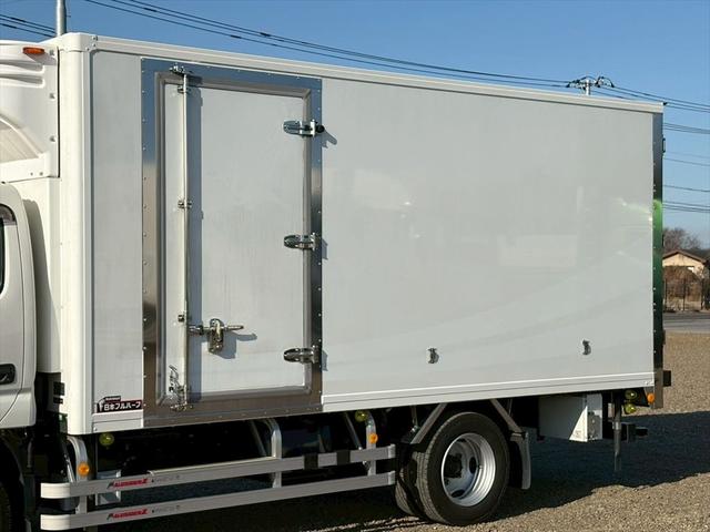 デュトロ 冷蔵冷凍車　標準ロング　片開きサイドドア　スタンバイ　全低床　フルハーフＧＭＤ　菱重ＴＤＪＳ３５Ｊー２Ｌ２０　６ＭＴ　１５０ｐｓ　積載２．９５ｔ（8枚目）